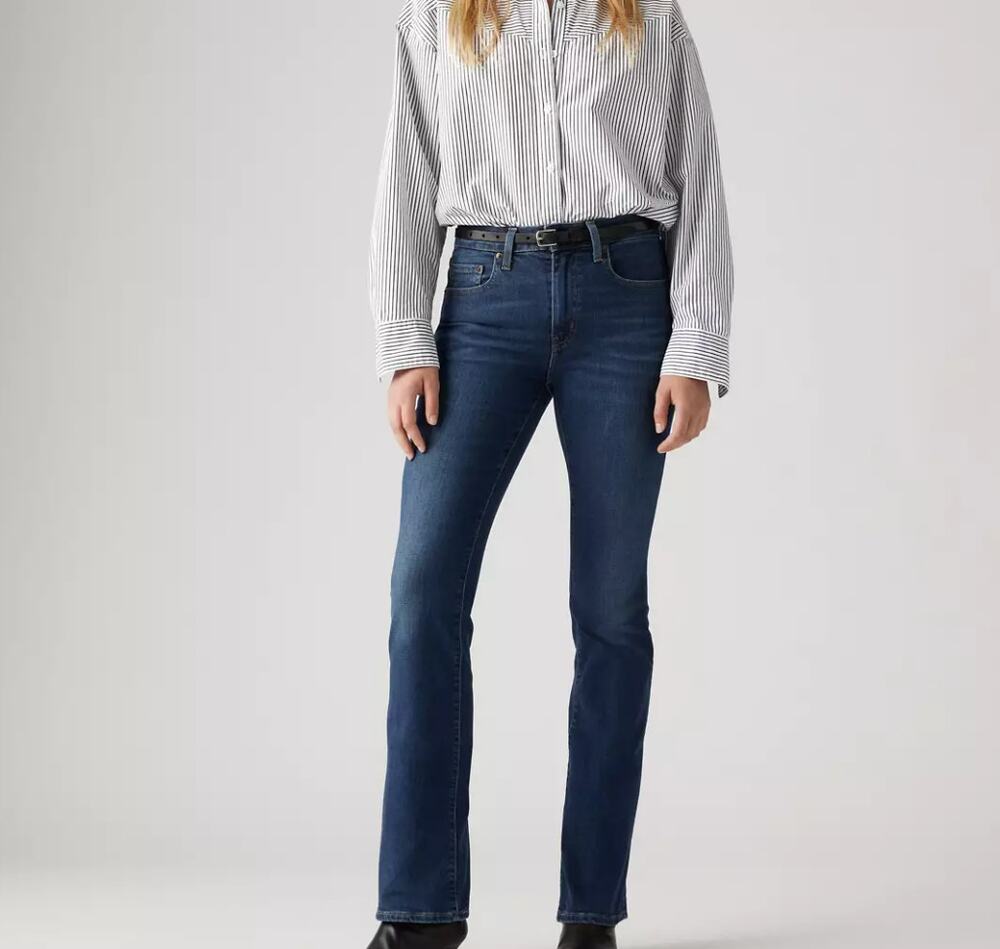 Levi's 725 High Rise bootcut size 28